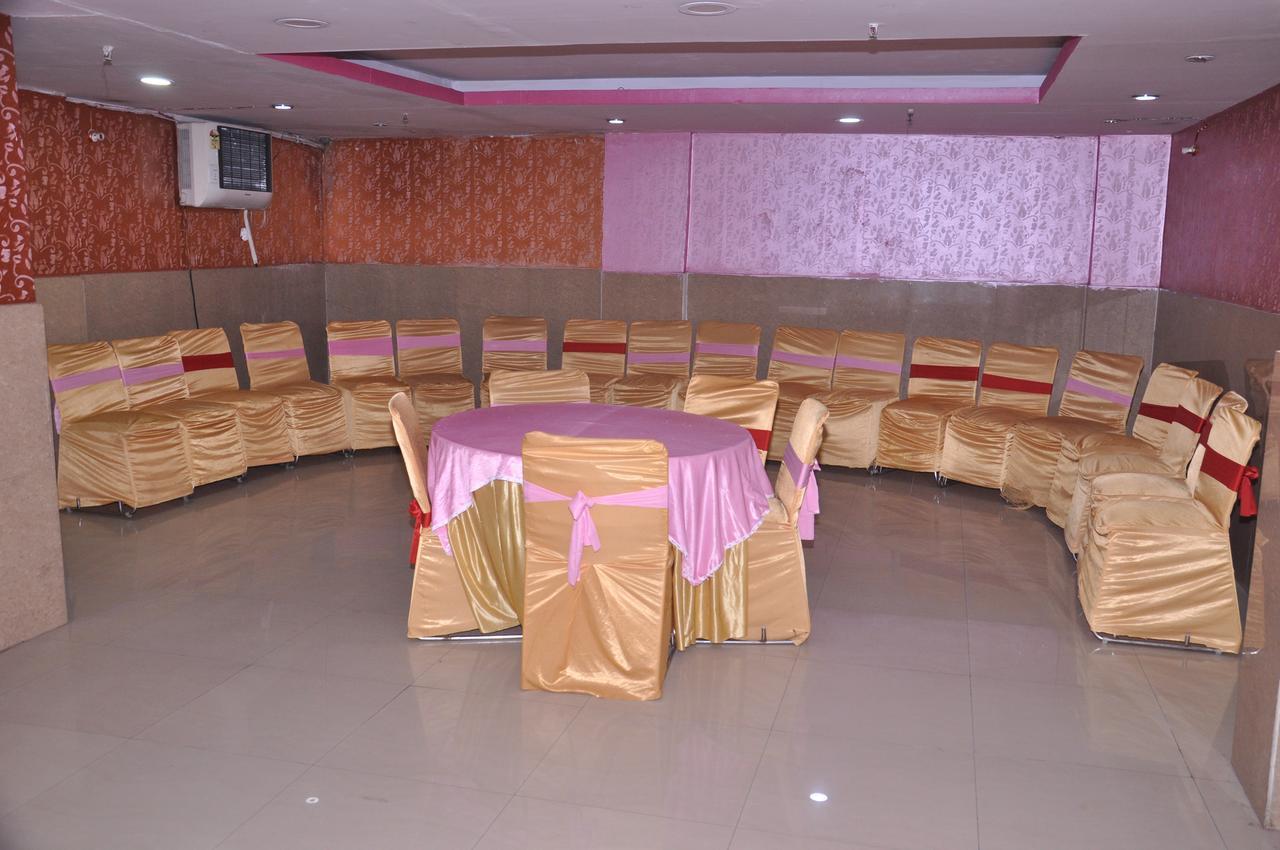 Hotel Samrat Kaushambi Ghaziabad Exterior foto